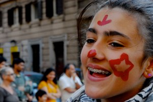 Foto di Valentina Perniciaro -colori e grida di piazza-
