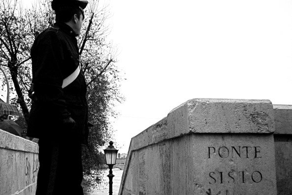 Foto di Valentina Perniciaro _Tevere in piena e buffoni di corte_