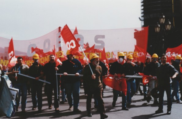 Foto di Valentina Perniciaro _Napoli, Marzo 2001 Lo spezzone dei COBAS_