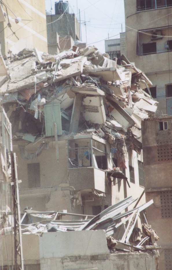 harethreik_porticina Foto di Valentina Perniciaro _Beirut e i bombardamenti israeliani, agosto 2006_