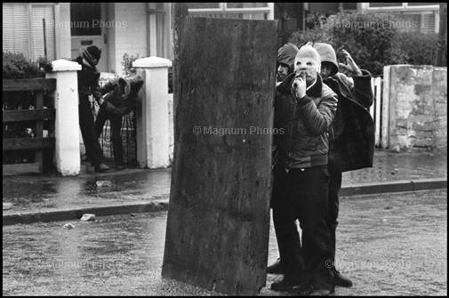 Peress_belfast_mano Foto di Peress _Belfast, 1981_